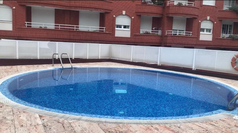 Castro Holidays - Centrico Piscina Urbanizacion Garaje Gratis Apartment *